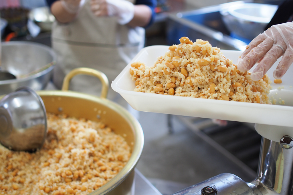 小豆島のお米で味噌づくり